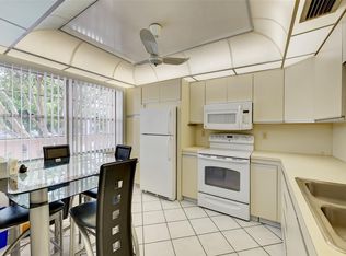 2006 Granada Dr APT L2, Pompano Beach, FL 33066