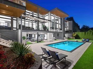 1130 Eyremount Dr, West Vancouver, BC V7S 2C5