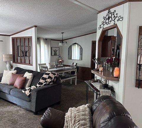 3rd image of 370 Brownwood Drive