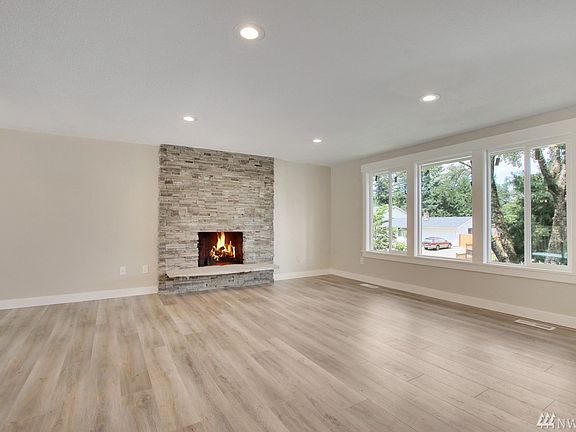 4th image of 3624 221st St E