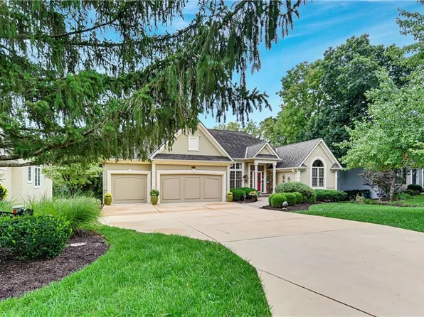 26381 W Cedar Niles Cir, Olathe, KS 66061