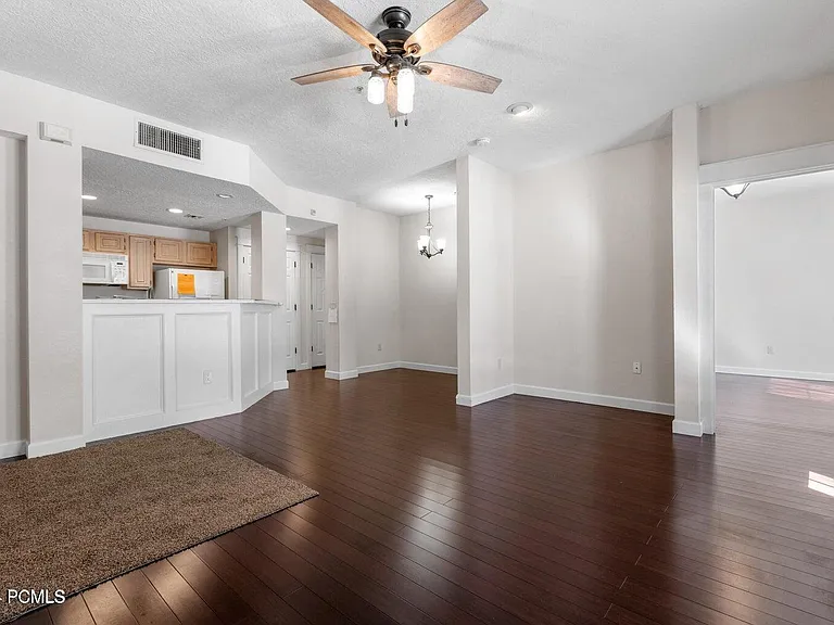 900 Bitner Rd #B16 — Photo 2