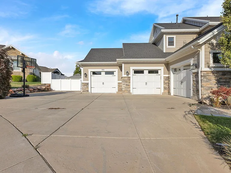 910 S Pace Pl — Photo 63