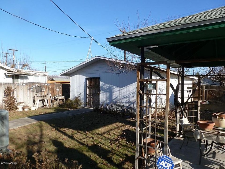 2nd image of 807 S 8th St