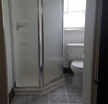3rd image of 2611 SW East Ave