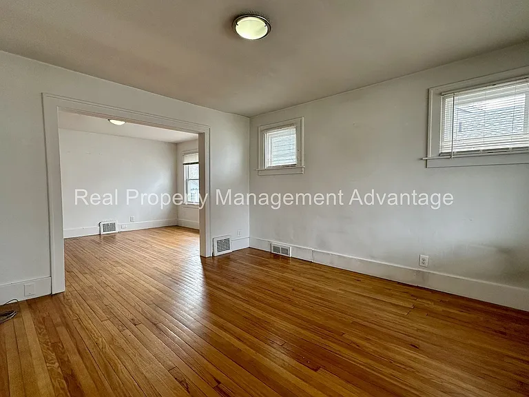 316 Spencer — Photo 15