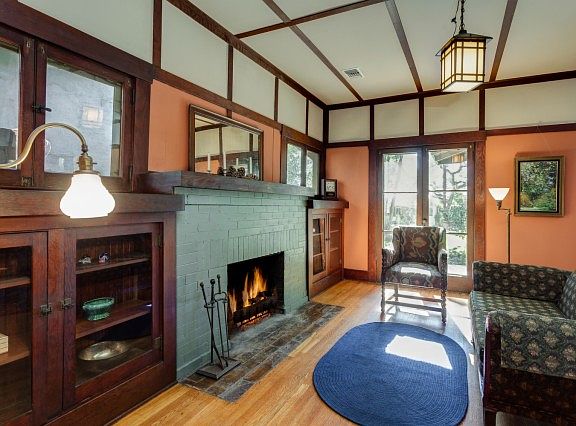 5th image of 111 E Greystone Ave