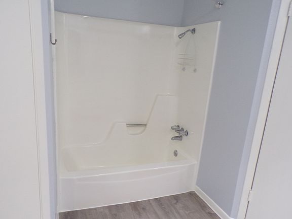 5th image of 2307 Lillie Ln