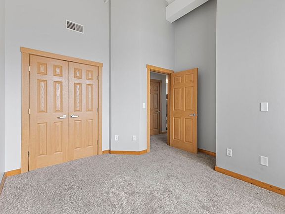 4th image of 401 N 10th St APT 420
