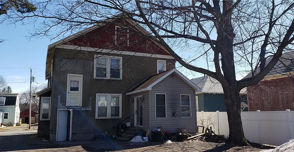 2nd image of 26 Tracey St