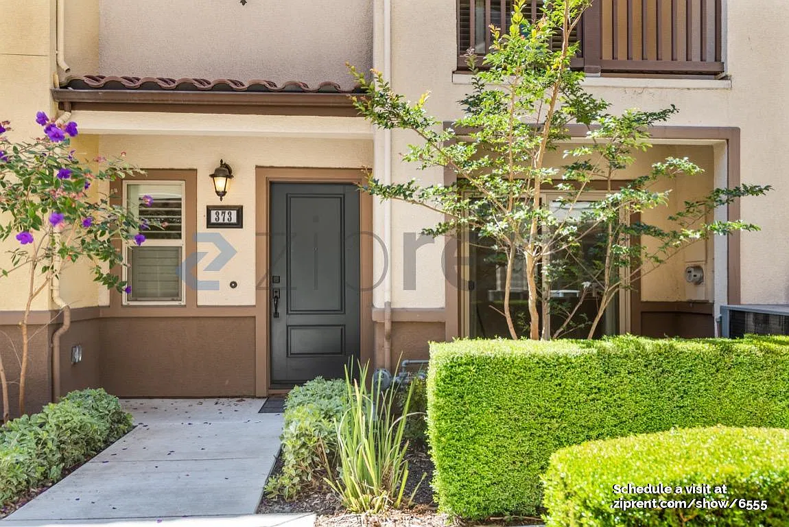 3 bed, 2.5 bath, 1568 sqft, $6,000 — Photo 2