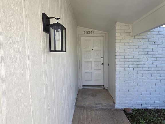2nd image of 10247 Green Ash Rd