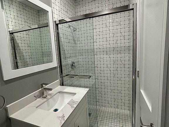 3rd image of 271 Dunn Ave #1B