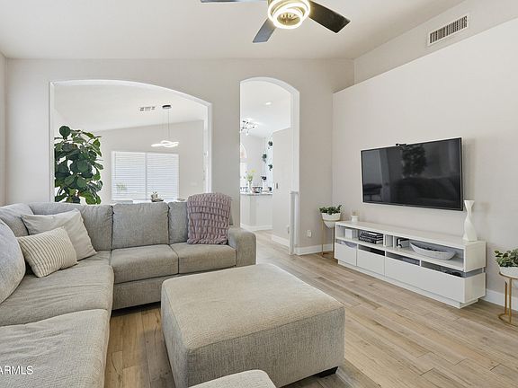 5th image of 3326 E SAN PEDRO Avenue