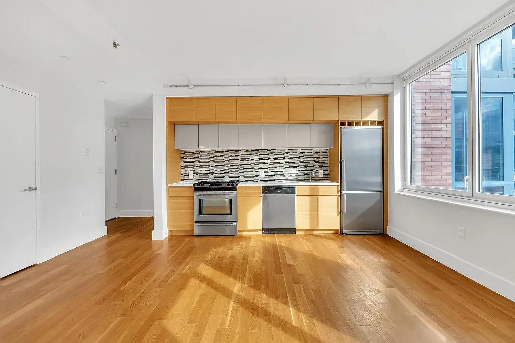 150 Fourth Avenue — Photo 3