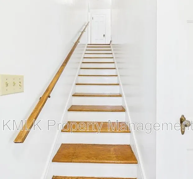 407 Washington St NE — Photo 18