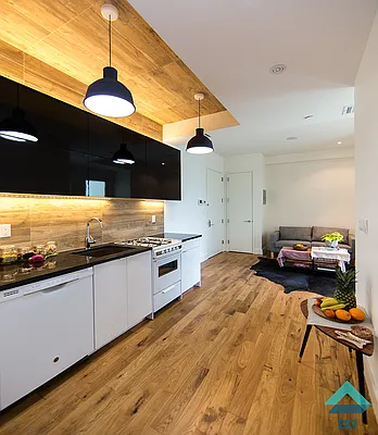 Rented by EXR | media 64