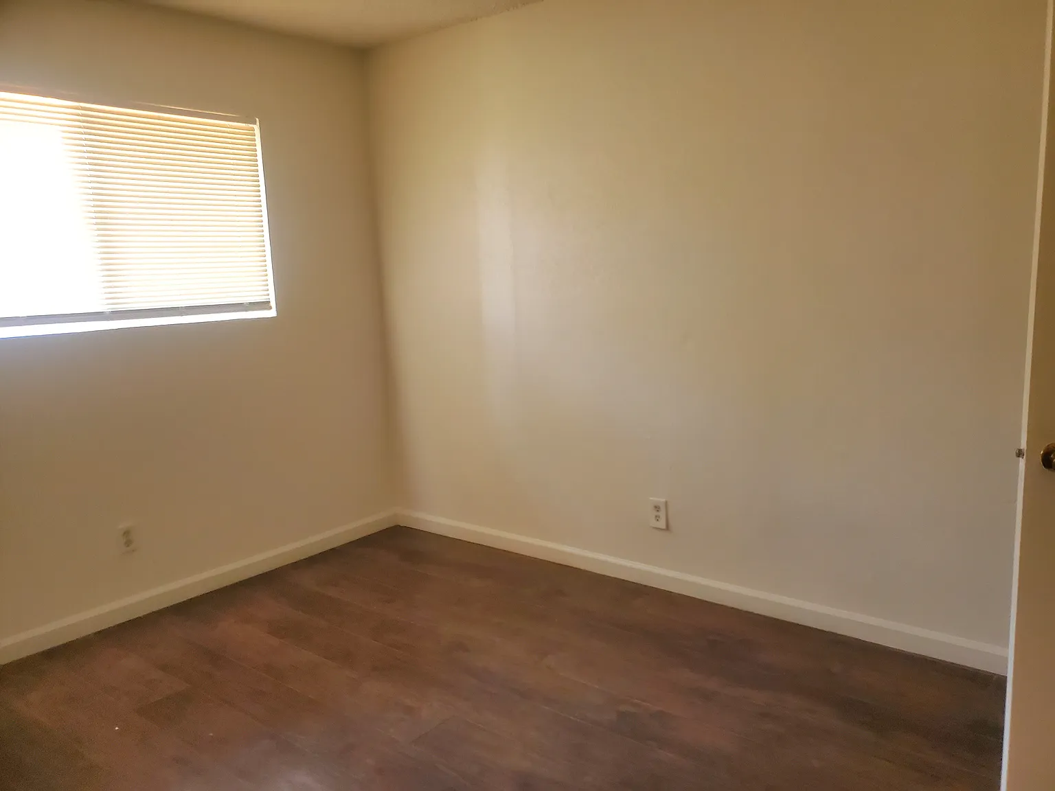 2 bed, 4710 sqft, $1,050 — Photo 4