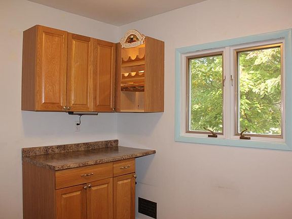 5th image of 36 Gottlieb Dr