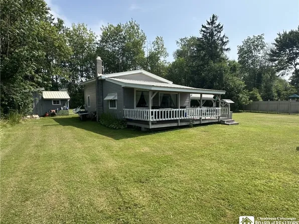 48 Clifton Ave, Jamestown, NY 14701