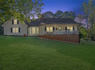 5846 Norton Cir, Flowery Branch, GA 30542
