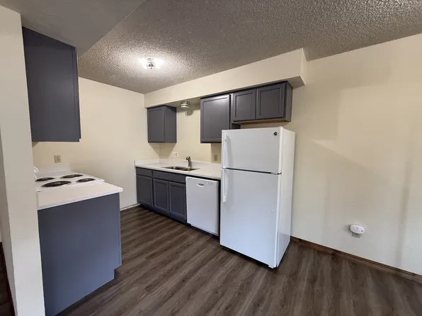 405 South Hester Street - E