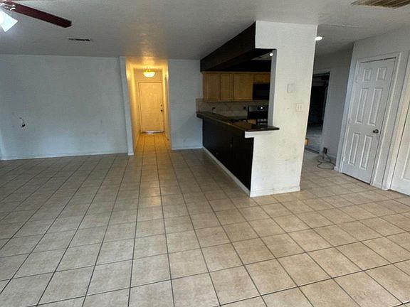 5th image of 3911 Dolphin Ln