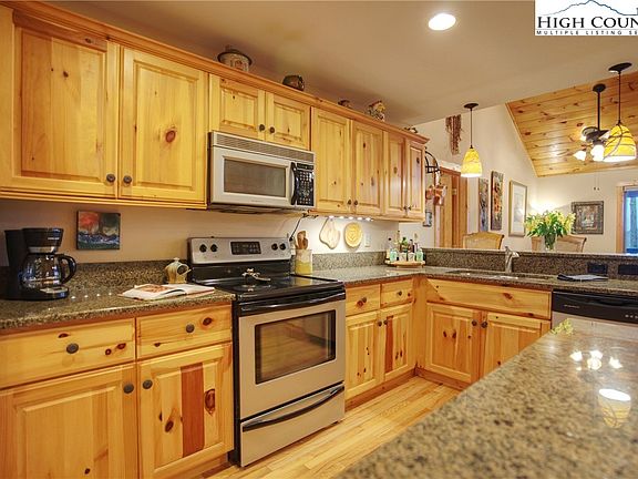2nd image of 167 Rhododendron Drive