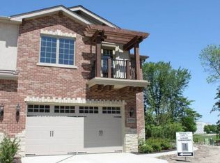 2400 Nicola Ct, Addison, IL 60101