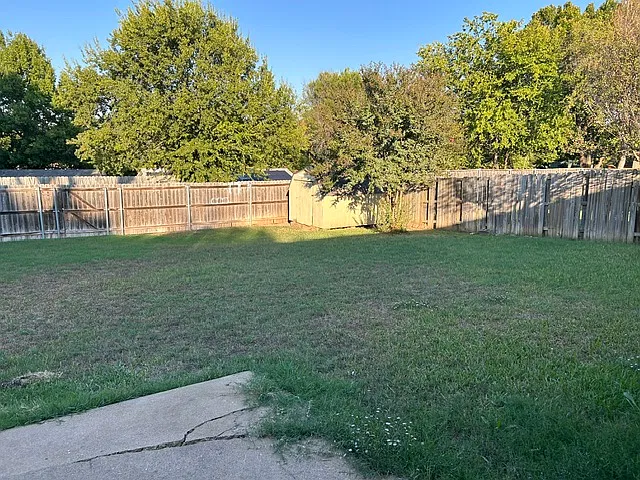 4 bed, 2000 sqft, $1,950 — Photo 2