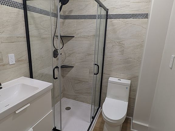 3rd image of 45 Greenwood Ave APT 1