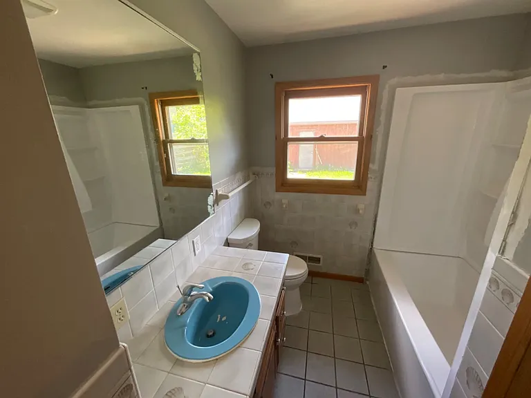 2506 Bemidji Ave N — Photo 8