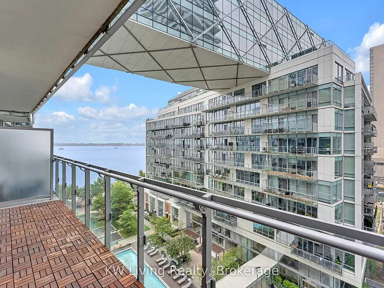29 Queens Quay E #828 — Photo 22