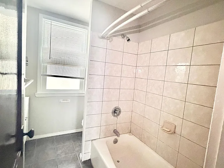 126 Hobart St #A2 — Photo 5