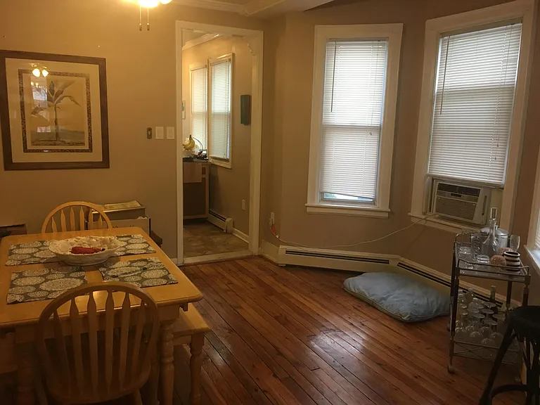 132 E Knight Ave — Photo 5