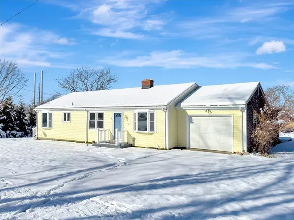 19 Brown Ter, Portsmouth, RI 02871