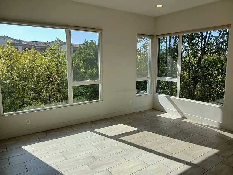 135 W Live Oak Ave #J — Photo 16
