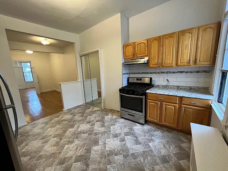 31-66 43rd St #2L — Photo 3