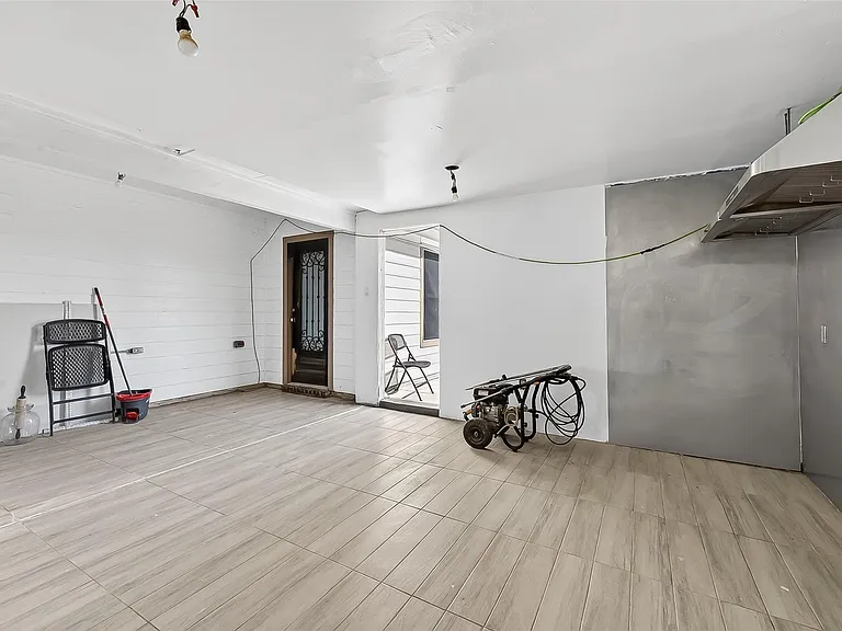 9322 Limestone Ranch Ln — Photo 44