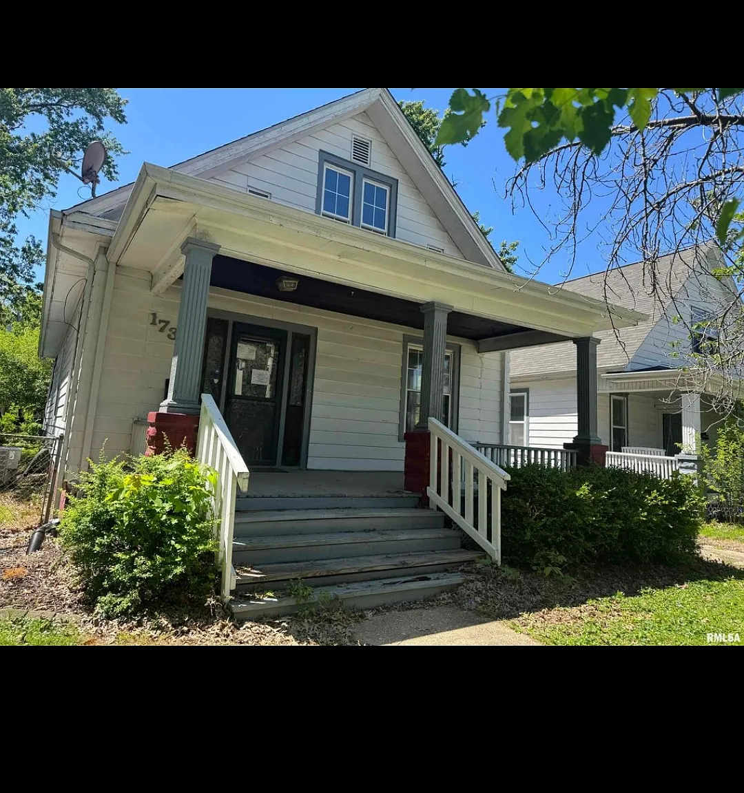 3 bed, 1348 sqft, $1,550 — Photo 1