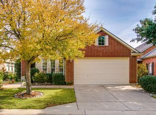 360 Wrangler Dr, Fairview, TX 75069