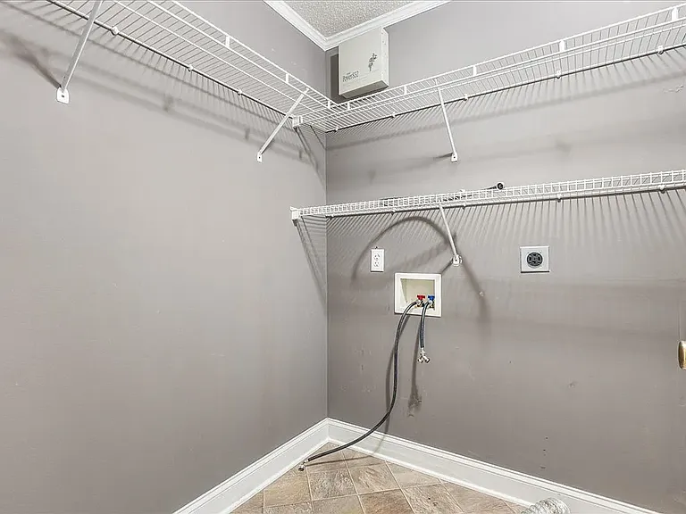 10629 Lone Star Way — Photo 13