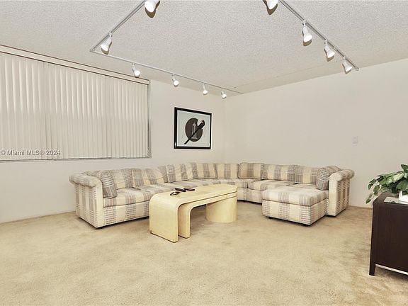5th image of 20441 NE 30th Ave #1129