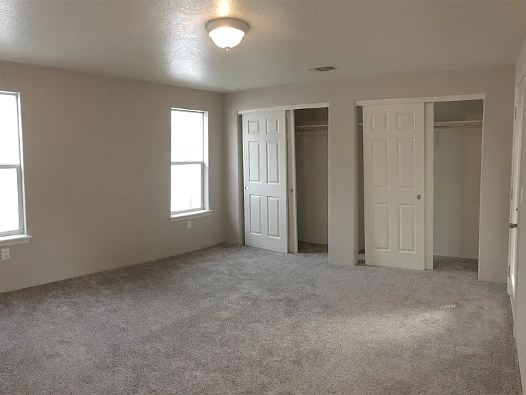 445 Crystal Dr — Photo 4