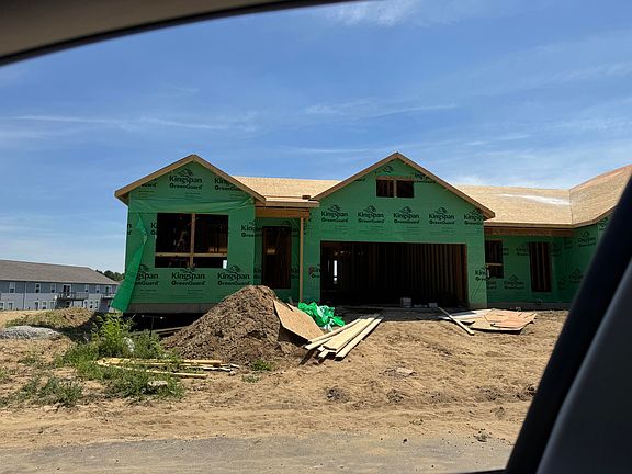 2nd image of 1591 N Village Cir