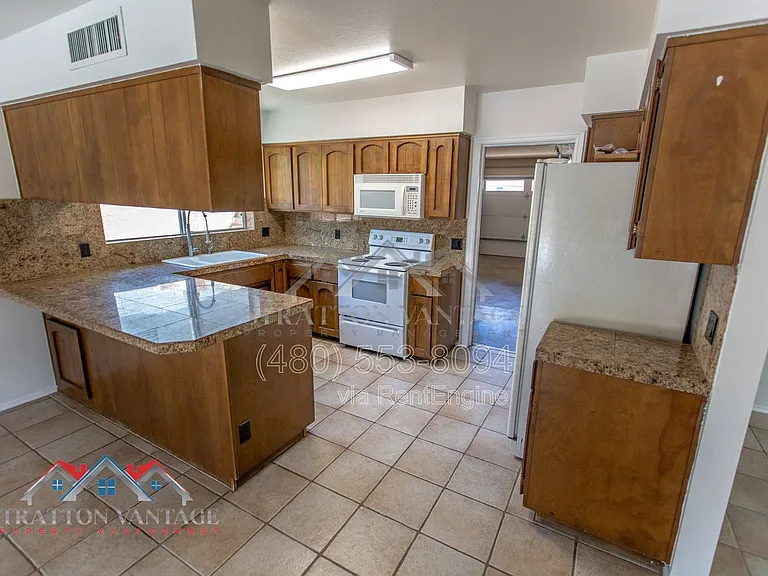 10700 E Hope Dr — Photo 13
