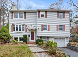 23 Bentley Ln, Chelmsford, MA 01824