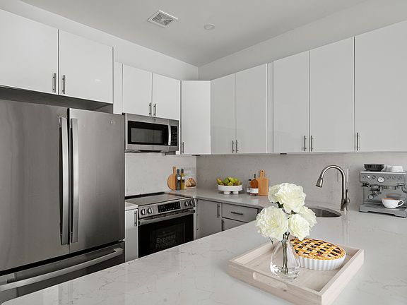 3rd image of 500A 5th Ave APT 2