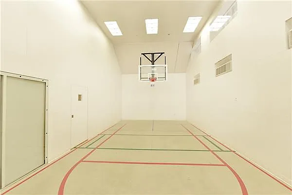 Sold by Upstairs Realty | media 9