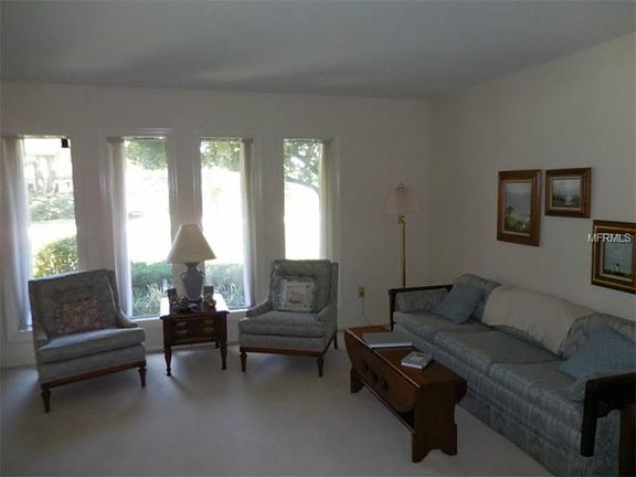 4th image of 243 Nob Hill Cir
